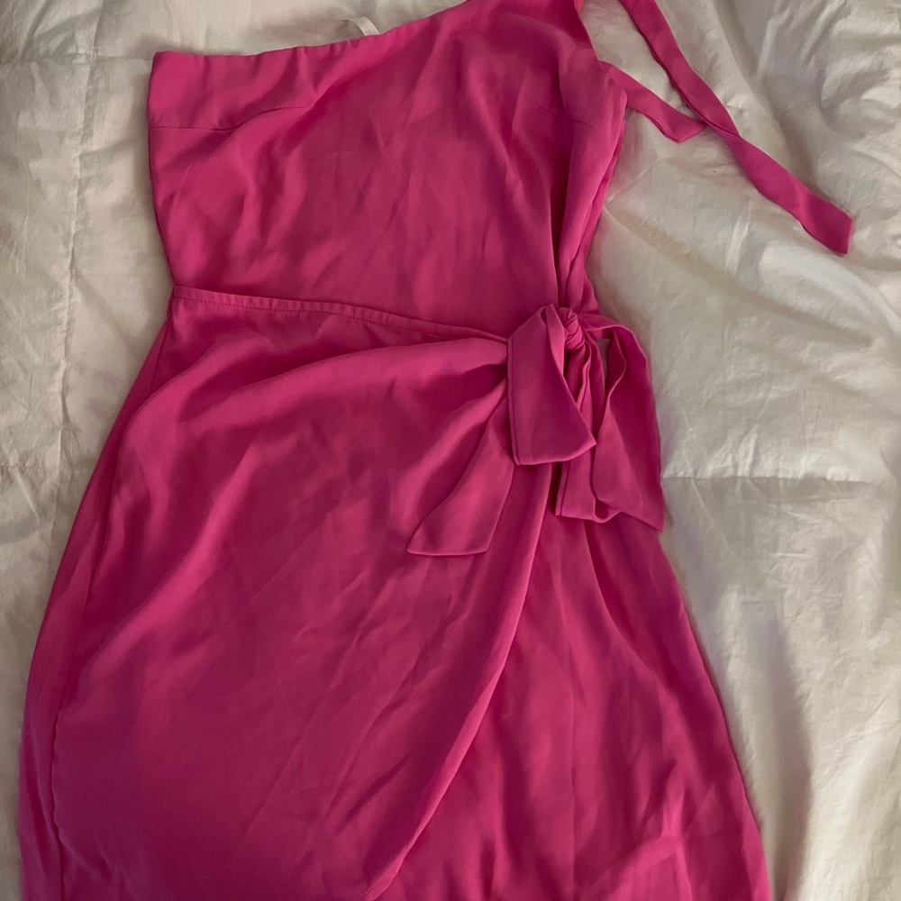 Elegant Pink One-Shoulder Dress
